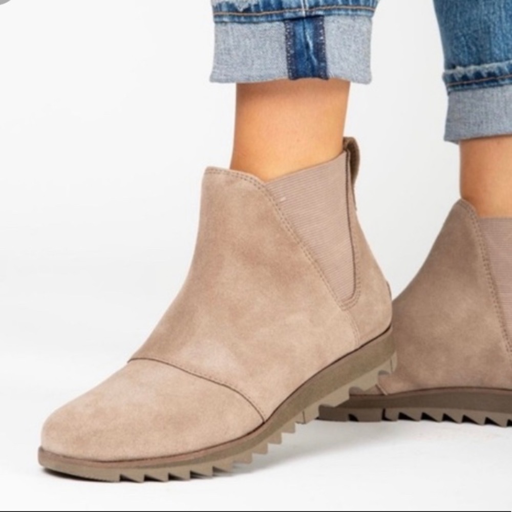 SOREL Women's Harlow Chelsea Rain Boot — Waterproof. Size 9.